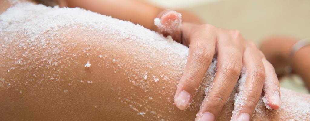 blog Cuida tu piel con los mejores exfoliantes corporales