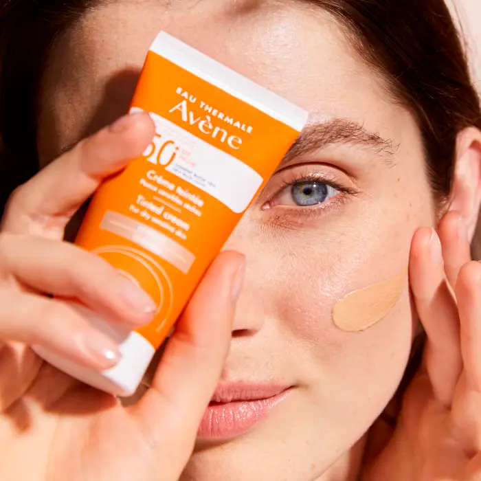 Avene Fluido Solar con Color Spf50+ 50 ml